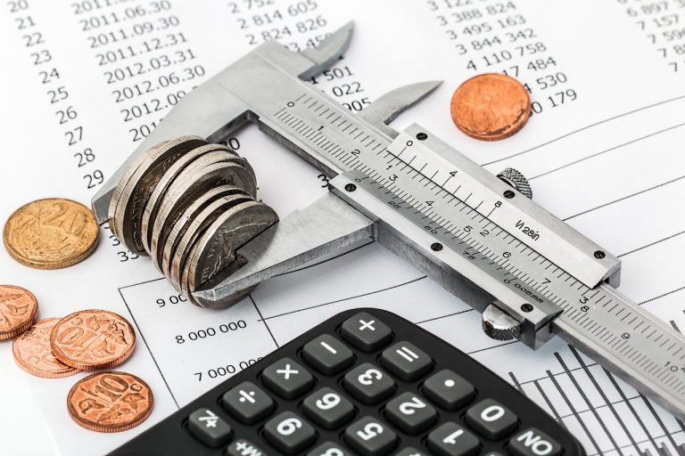 Les défis économiques pour économiser plus d’argent